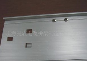 鍍鋅金屬橋架有著什么優(yōu)勢(shì)？